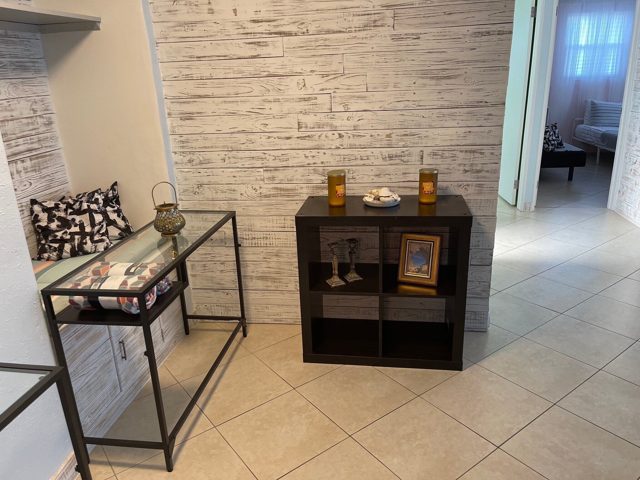 3x1 or 4x2 office chilling area - 2440 Manasota Beach Rd