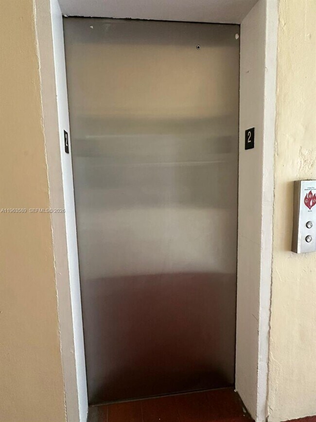 Building Photo - 2008 Jackson St