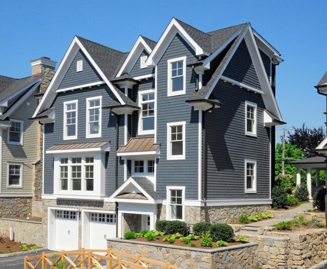 Building Photo - 1 Home Pl