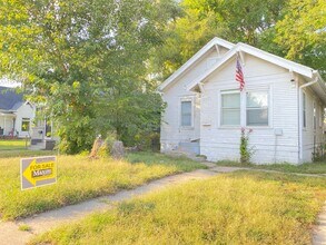 Building Photo - Cozy 2 bed 1 bath house $995