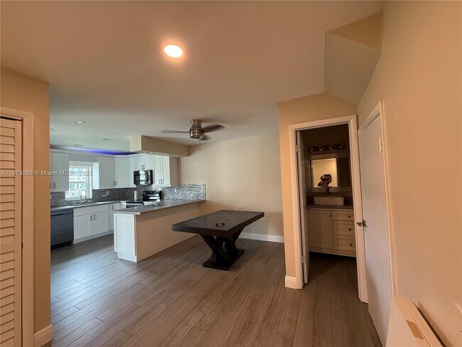 Building Photo - 9450 SW 61st Way