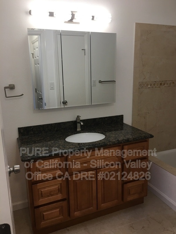 Building Photo - 4658 W Campbell Ave