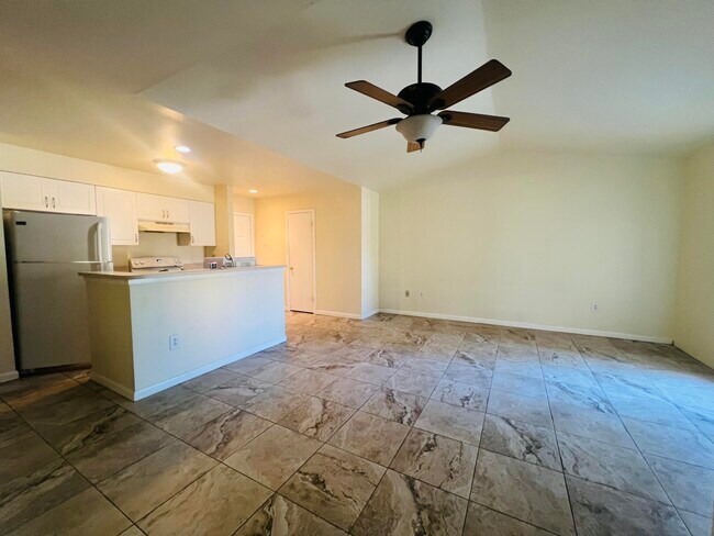 Building Photo - 4791 Via Palm Lakes Via