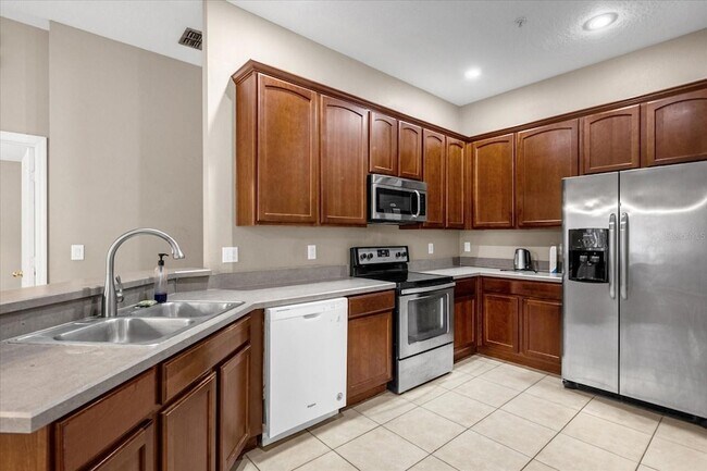 Building Photo - 2811 Pine Oak Trail
