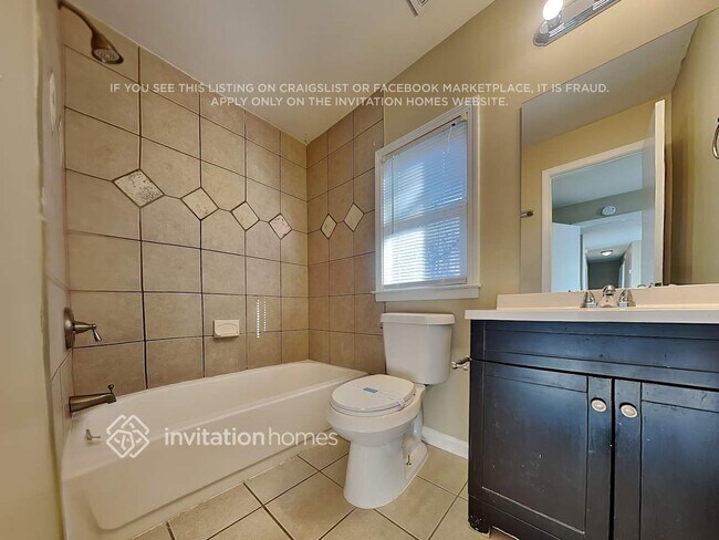 Building Photo - 812 Brighton Dr NW