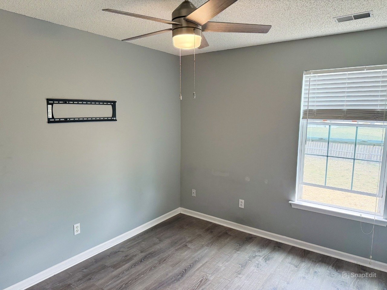 Building Photo - 140 Wigmore Ln