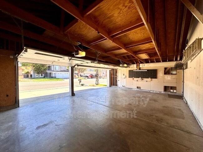 Building Photo - 25483 Blackthorne Dr