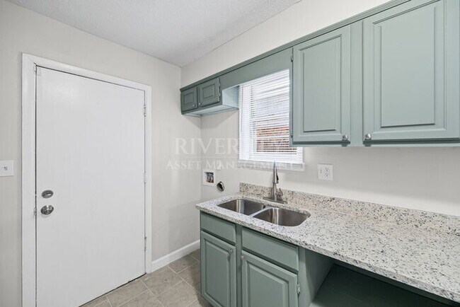 Building Photo - Frayser Beauty!!!!! Section 8 Welcomed!!!!