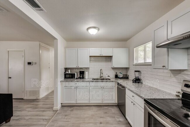 Building Photo - 1402 Randolph St