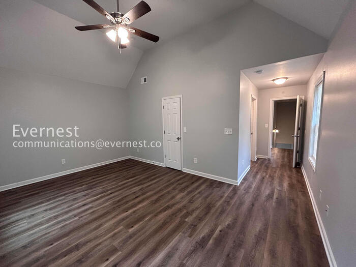 Building Photo - 2007 Morehouse Dr NW