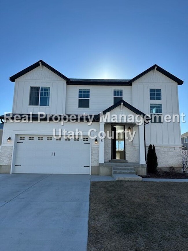 Building Photo - Large Home on Arrowhead Trail