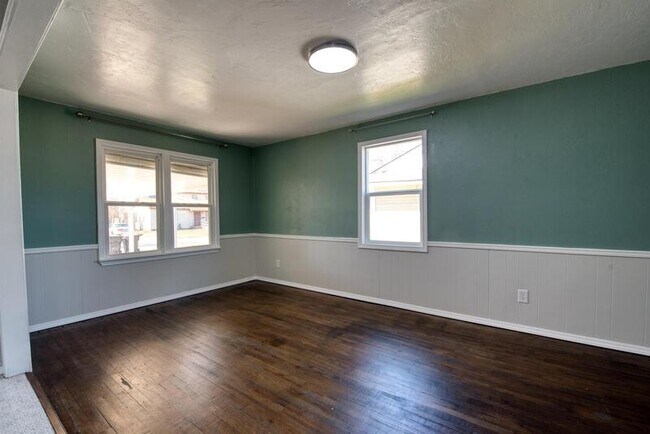 Building Photo - 6611 NW 31st St