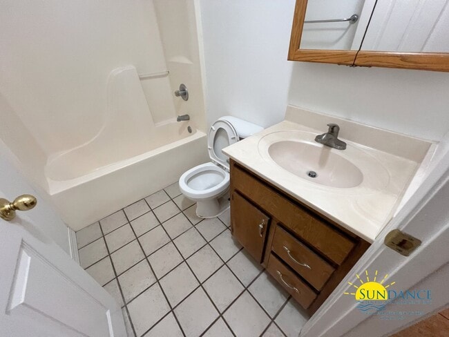 Building Photo - Great 2 Bedroom Unit in Crestview!