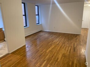 Building Photo - 2 bedroom in BRONX NY 10456