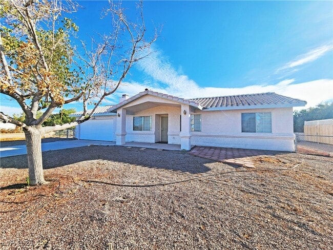 Building Photo - 2341 Yakima Ave