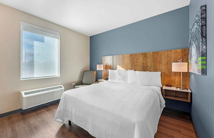 Building Photo - Furnished Studio-Temple