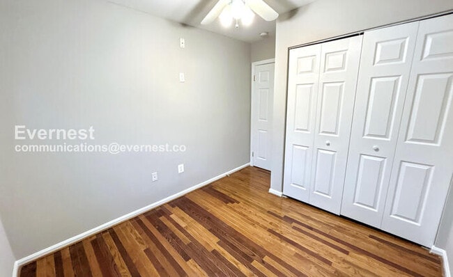 Building Photo - 2058 Mayflower Dr