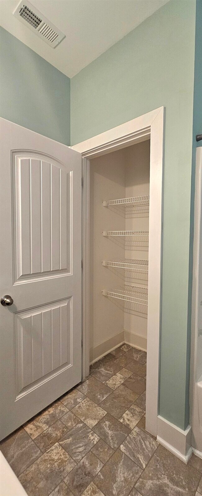 Building Photo - 440 Shaftesbury Ln