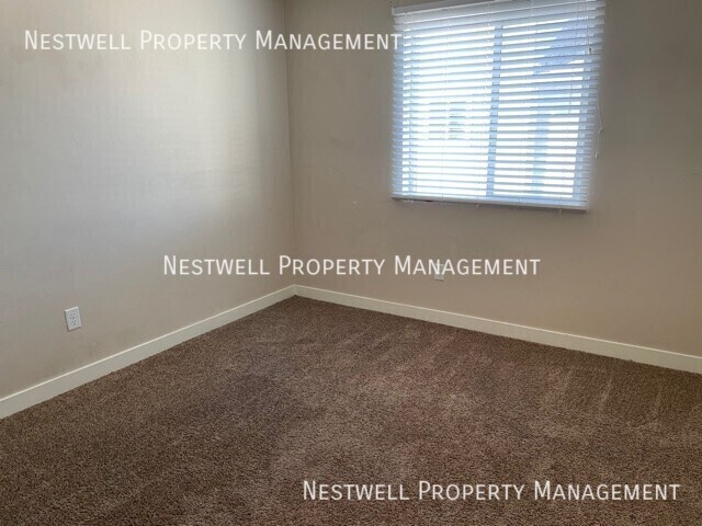 Building Photo - 284 N 725 E