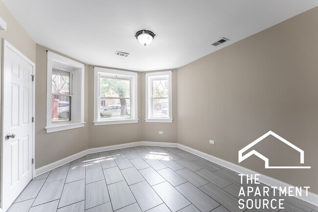 Building Photo - 2618 N Harding Ave