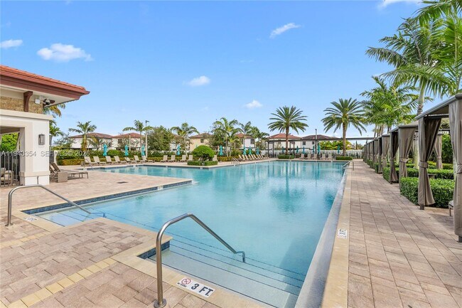 Building Photo - 10653 W 32nd Ln