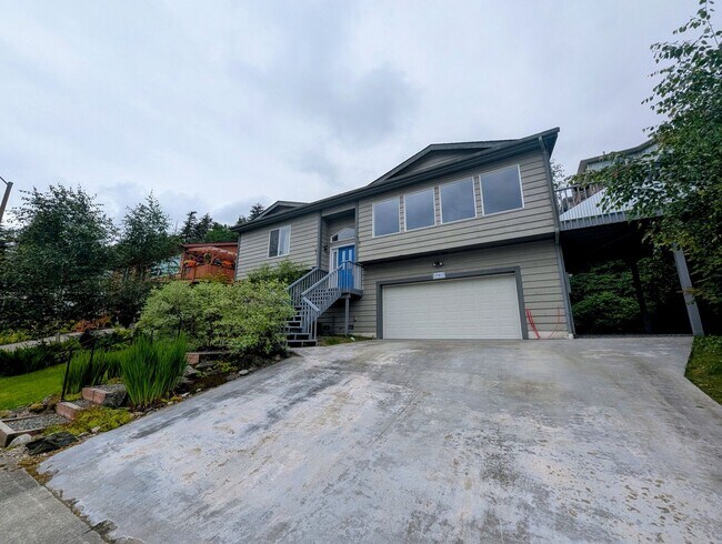 Building Photo - 2981 Foster Ave