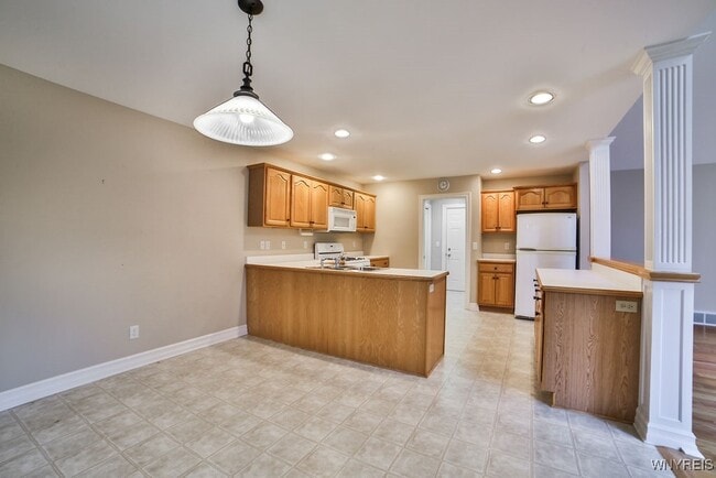 Building Photo - 480 Whitehaven Rd