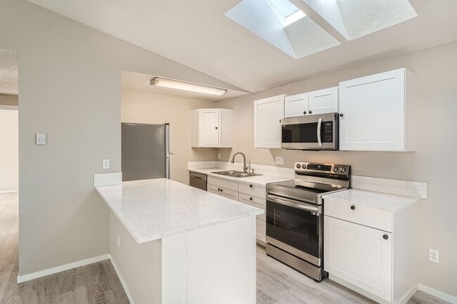 Building Photo - 209 E 36th St