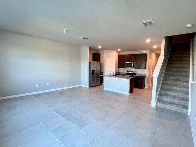 Building Photo - 5656 Mentmore Dr