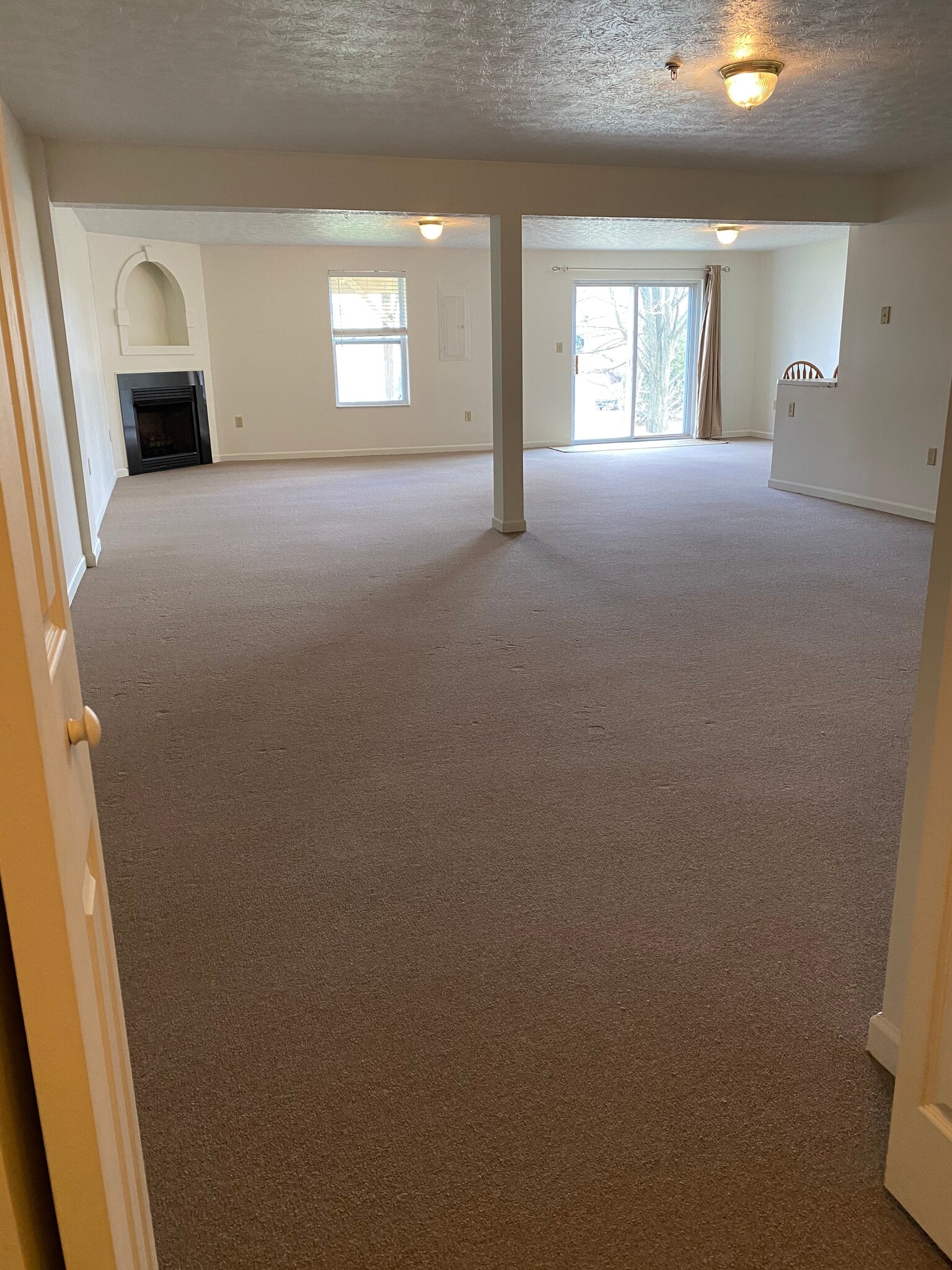 Building Photo - 1100 Arrowhead Dr