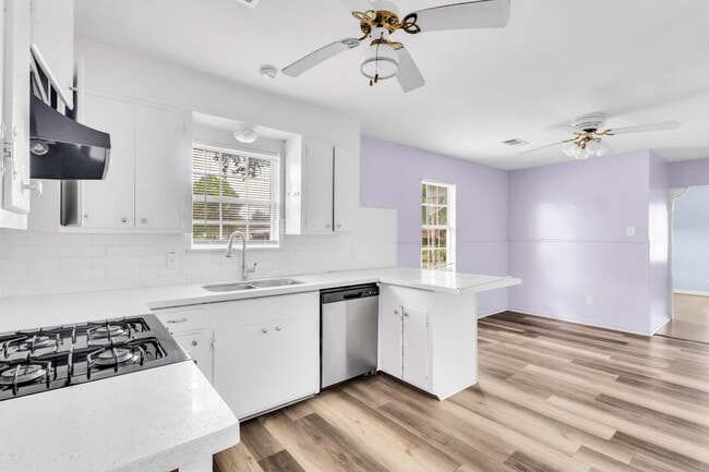Building Photo - 8745 Kimberly Dr