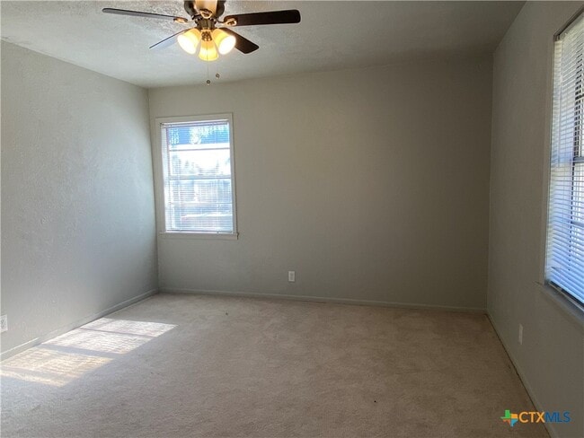 Building Photo - 706 Forest Dr