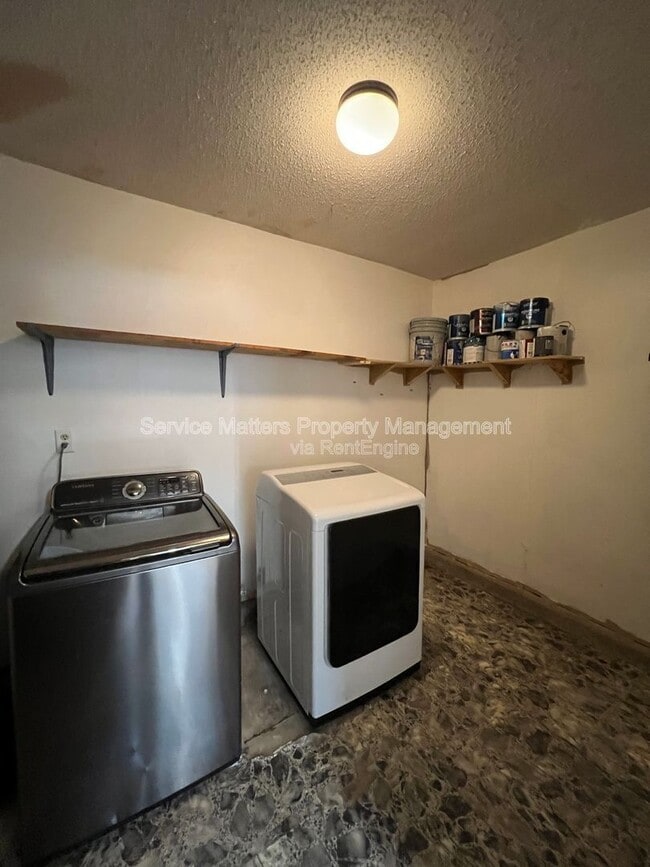 Building Photo - 6933 Javid Rd