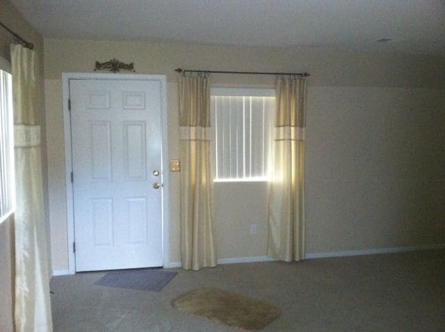 Building Photo - THREE BEDROOM, TWO BATHROOM HOME NEAR DILDINE ELEMENTARY