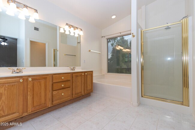 Building Photo - 2388 S Sycamore Pl