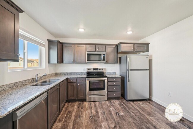 Building Photo - Dublin Farms Townhomes