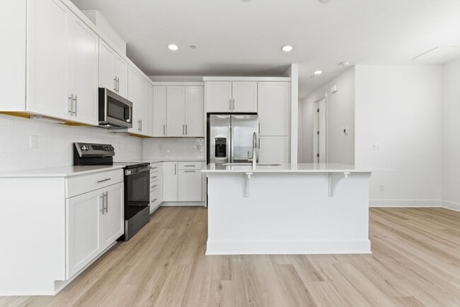 Building Photo - Brand New Mount Juliet Townhome
