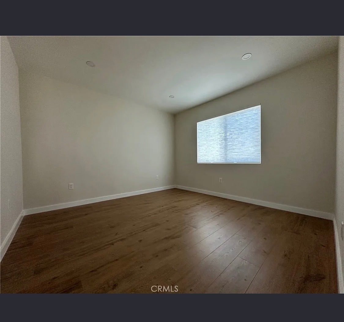 Building Photo - 1436 N Hollywood Way