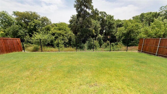 Building Photo - 2914 Whispering Pine Blvd