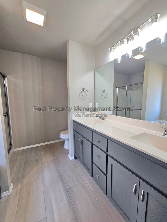 Building Photo - 3706 S 13th Pl