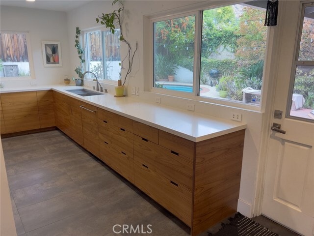 Building Photo - 462 Crestvale Dr