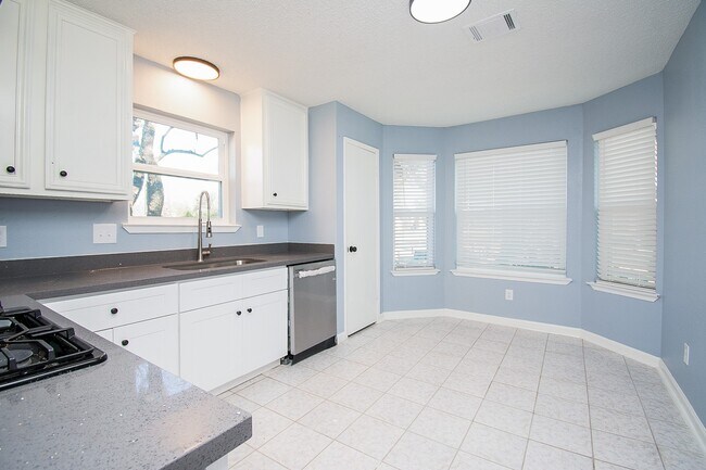 Building Photo - 16419 N Bend Dr