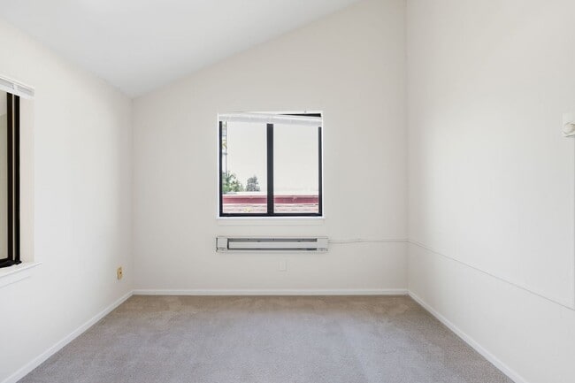Building Photo - North Berkeley Condo – Steps from Campus w...