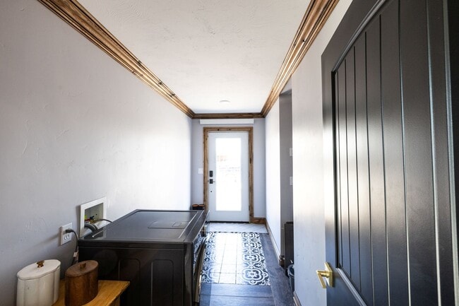 Building Photo - 2505 E 100 N