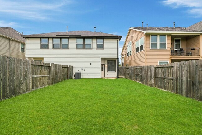 Building Photo - 8734 Laurel Crest Dr
