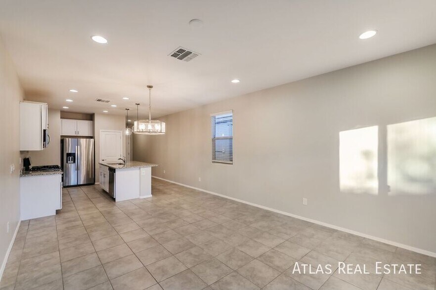 Building Photo - 10695 W Dickerson Dr