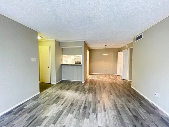 Building Photo - 2800 Jeanetta St