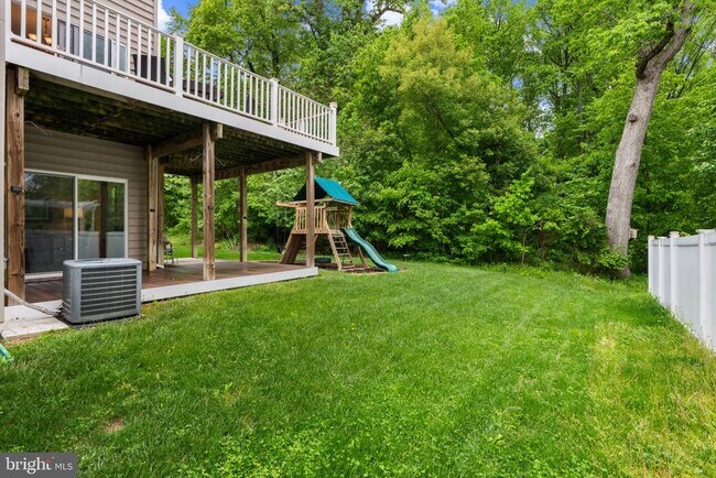 Building Photo - 232 Mohegan Dr