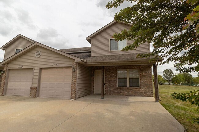 Building Photo - 3916 Snowy Owl Dr