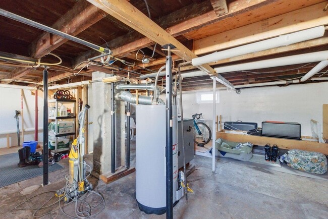 Building Photo - 26 Snow St